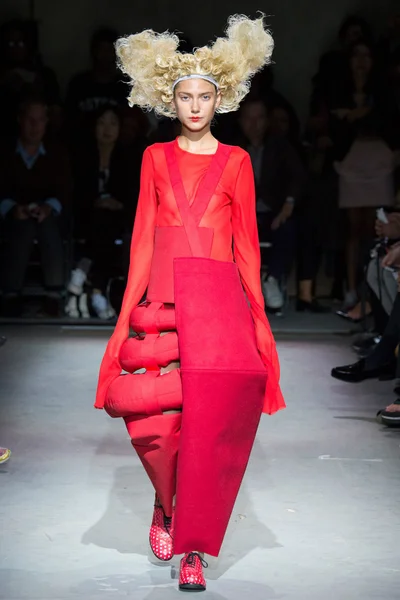Look 10
